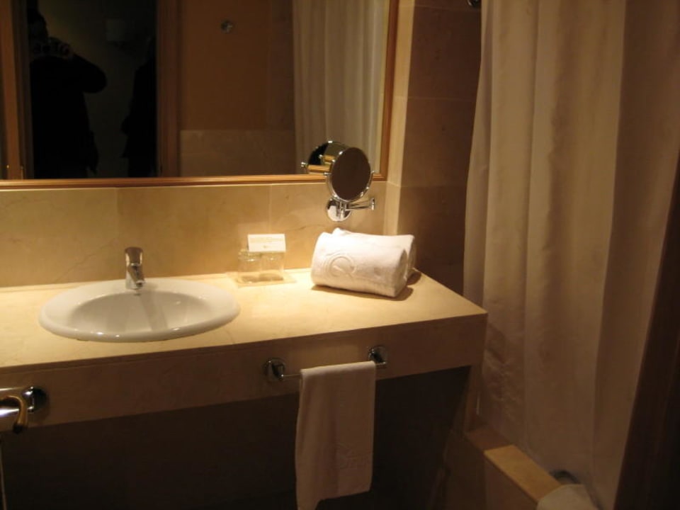 Badezimmer Grupotel Playa de Palma Suites & Spa