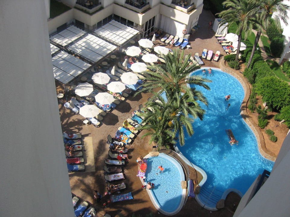 Blick aus unserem Appartment zum Pool Hipotels Bahia Grande