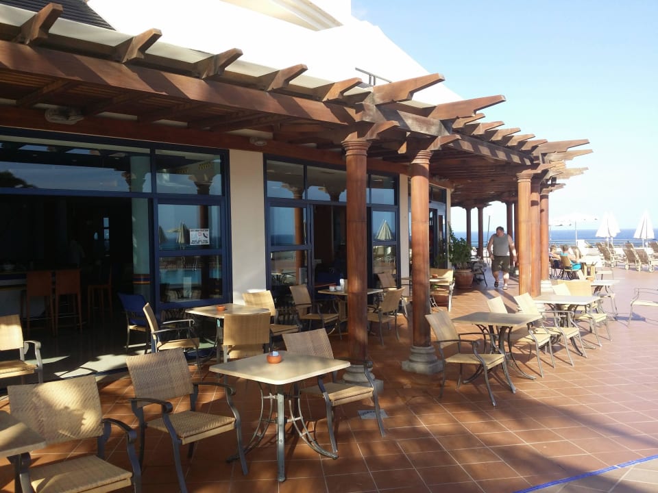 Vom Pool Richtung Poolbar SBH Crystal Beach Hotel & Suites