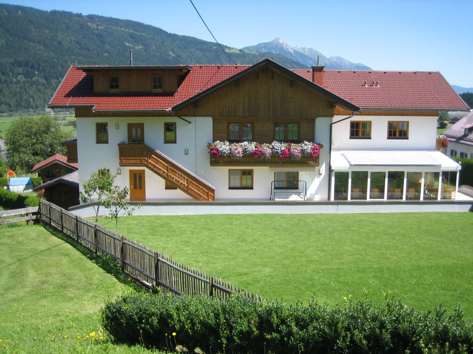 Gartenanlage Pension - Appartement Kristall