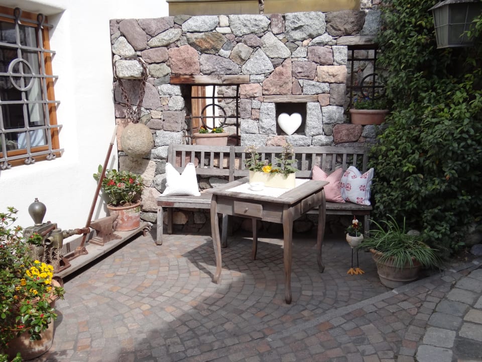 Innenhof Hotel Ansitz Plantiz