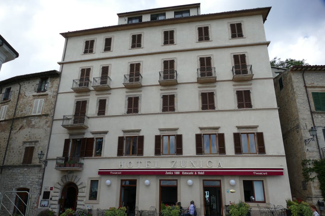 Außenansicht Hotel Zunica