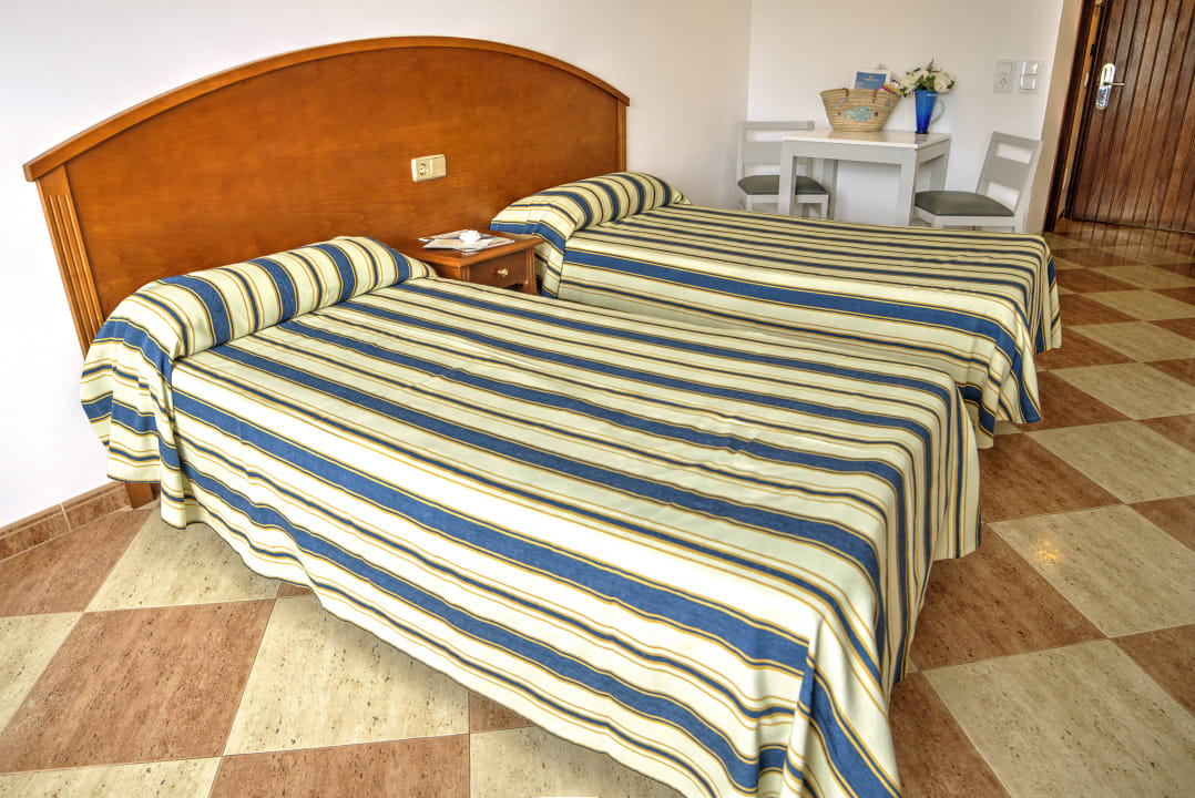 Studio Parque Nereida Suites Hotel