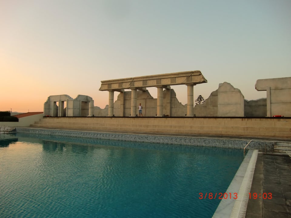 Basen olimpijski Kipriotis Village Resort