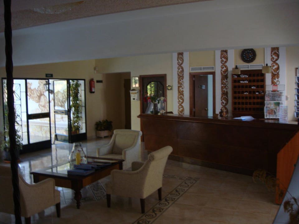 Lobby und Rezeption Hotel Cala Gat