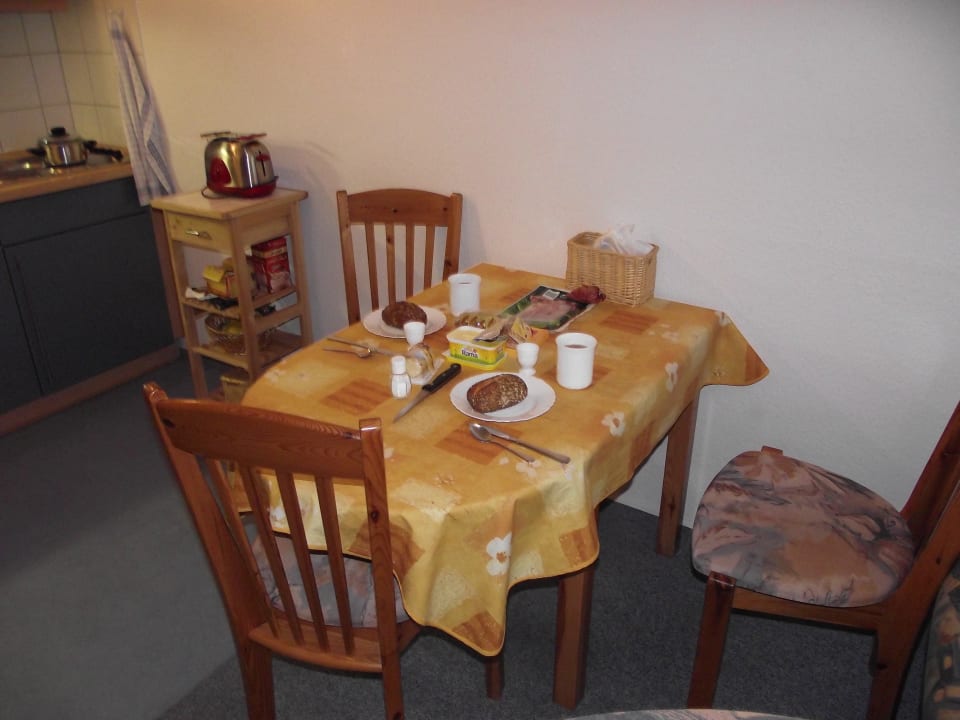 Frühstückstisch Hotel Binz Feriendomizil