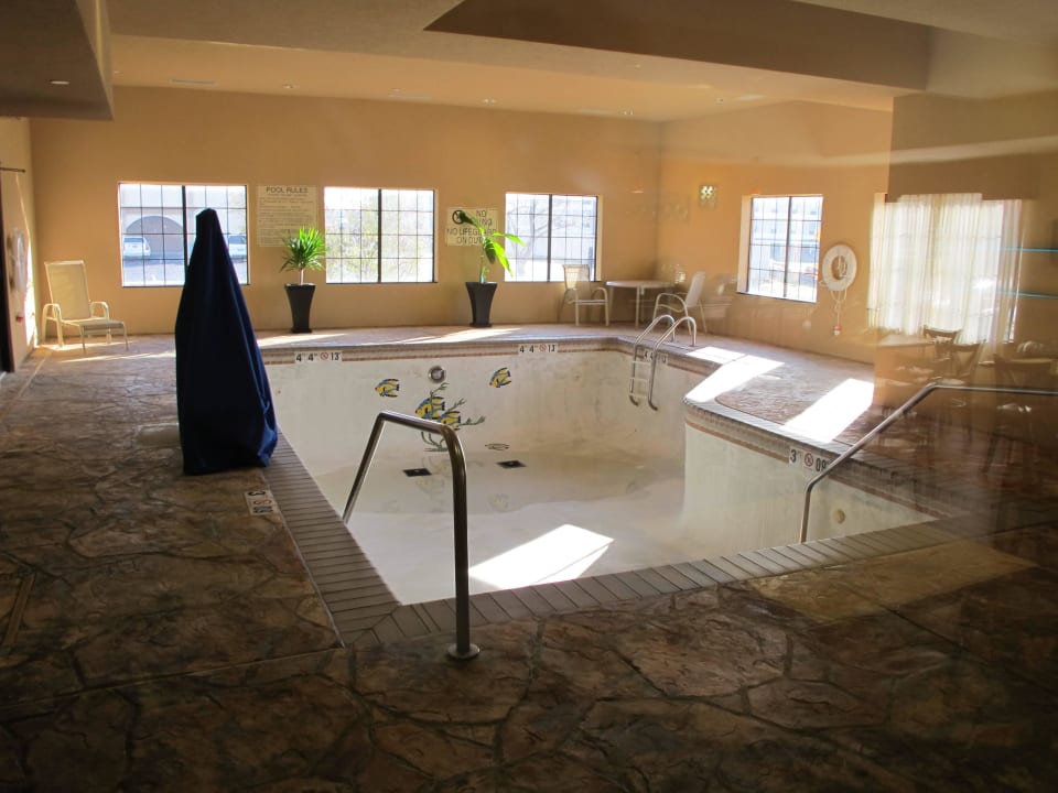 Ohne Wasser :-( Best Western Plus Barsana Hotel & Suites