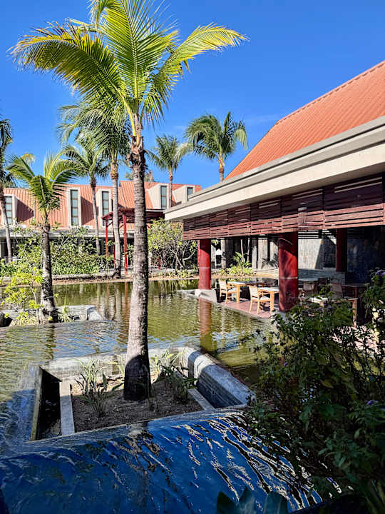 Gastro Crystals Beach Resort Belle Mare, a member of Radisson Individuals