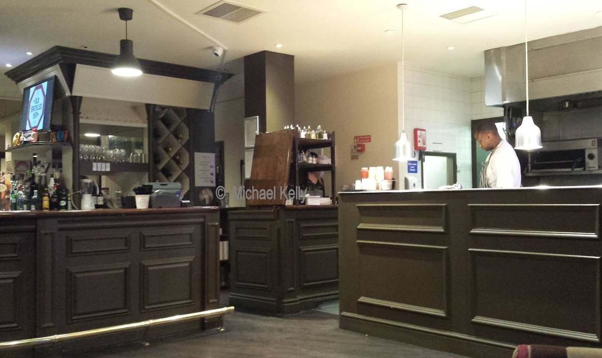 Bar / chefs station ibis Styles London Excel