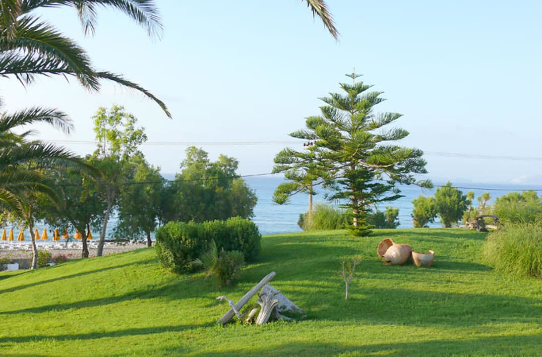 Blick vom Hotel zum Strand Lagas Aegean Village