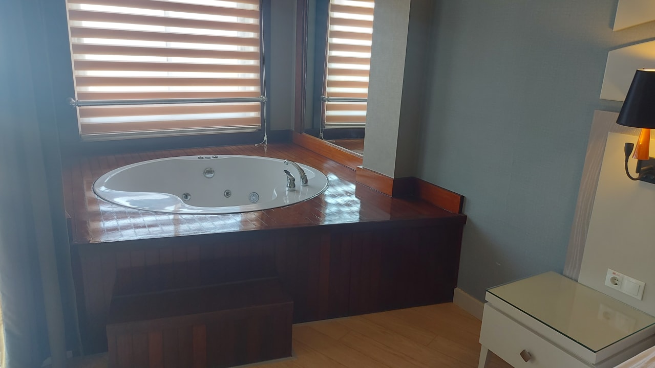 Zimmer Saturn Palace Resort Hotel