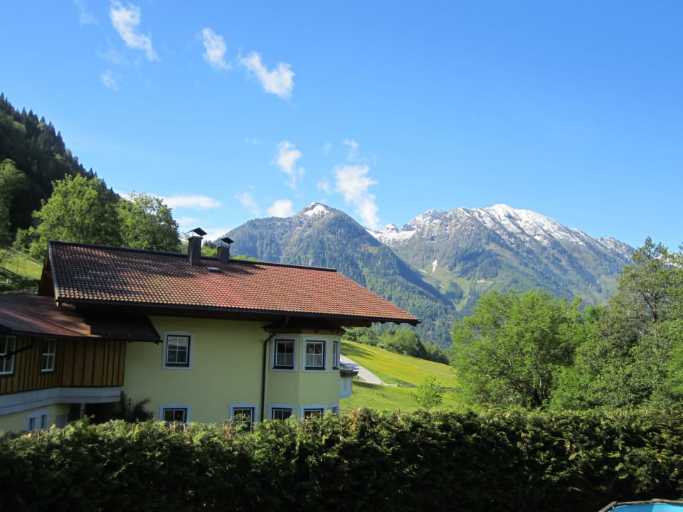 Blick von Balkon  Hotel-Pension Ötzmooshof