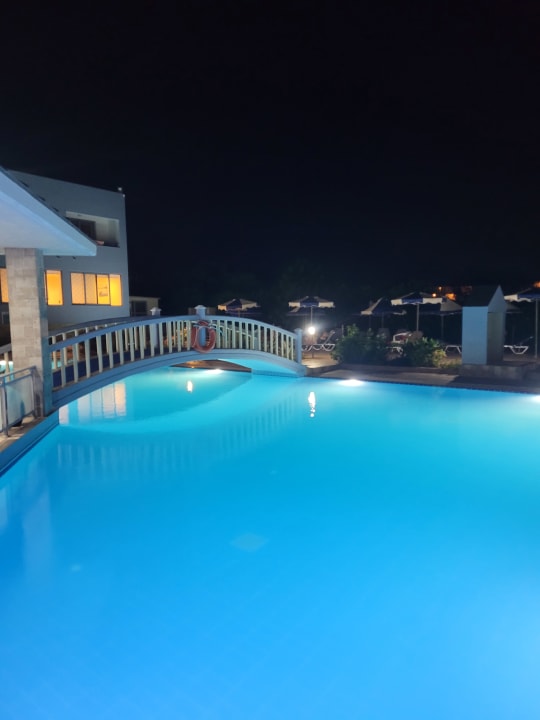 Pool Hotel Memphis Beach