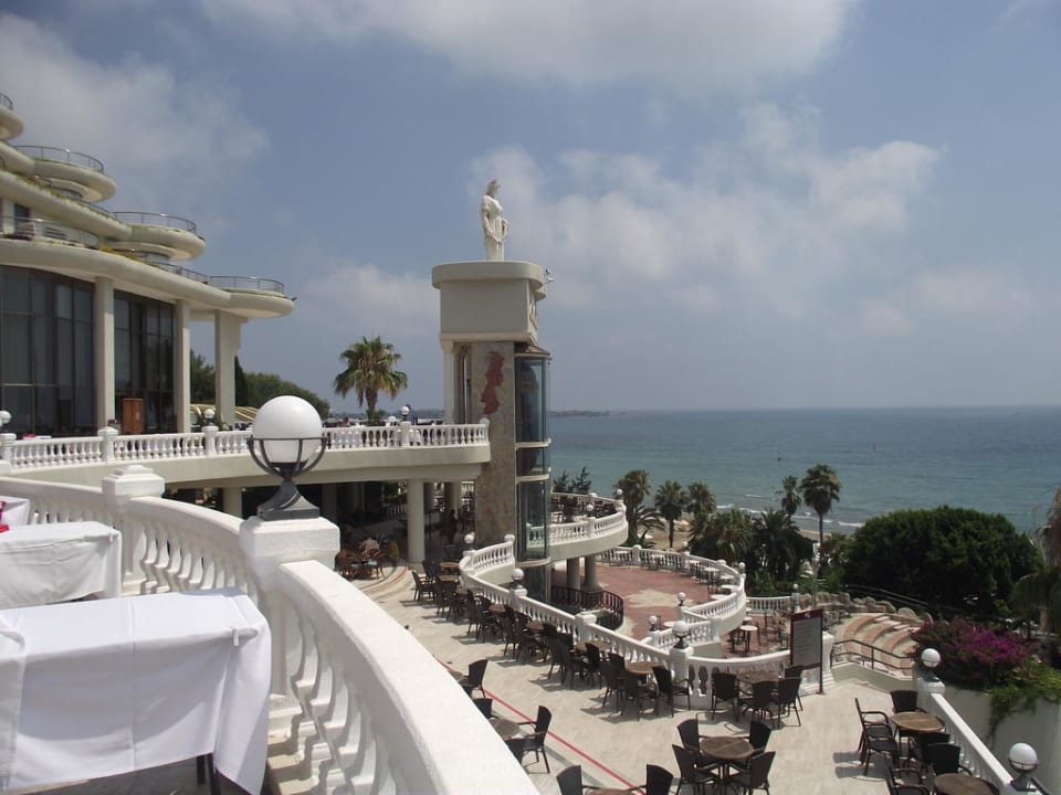 Отель Sunrise Queen Luxury Hotel