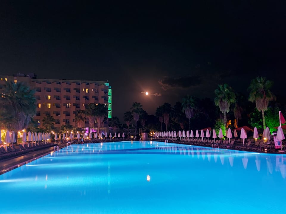 Pool VONRESORT Golden Coast