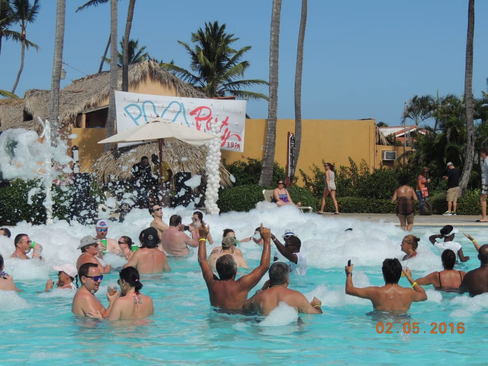 Super idee der animation pool party Punta Cana Princess All Suites Resort & Spa