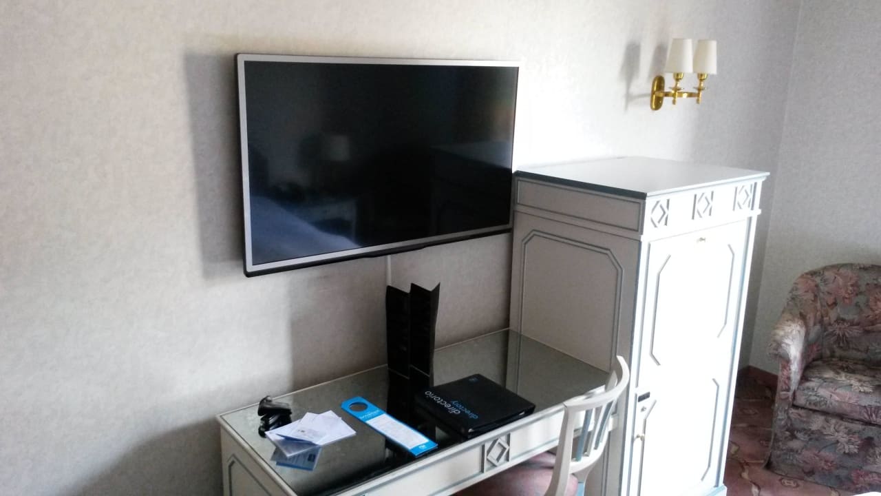 Großer und qualitativ guter Fernseher NH Collection Brussels Grand Sablon