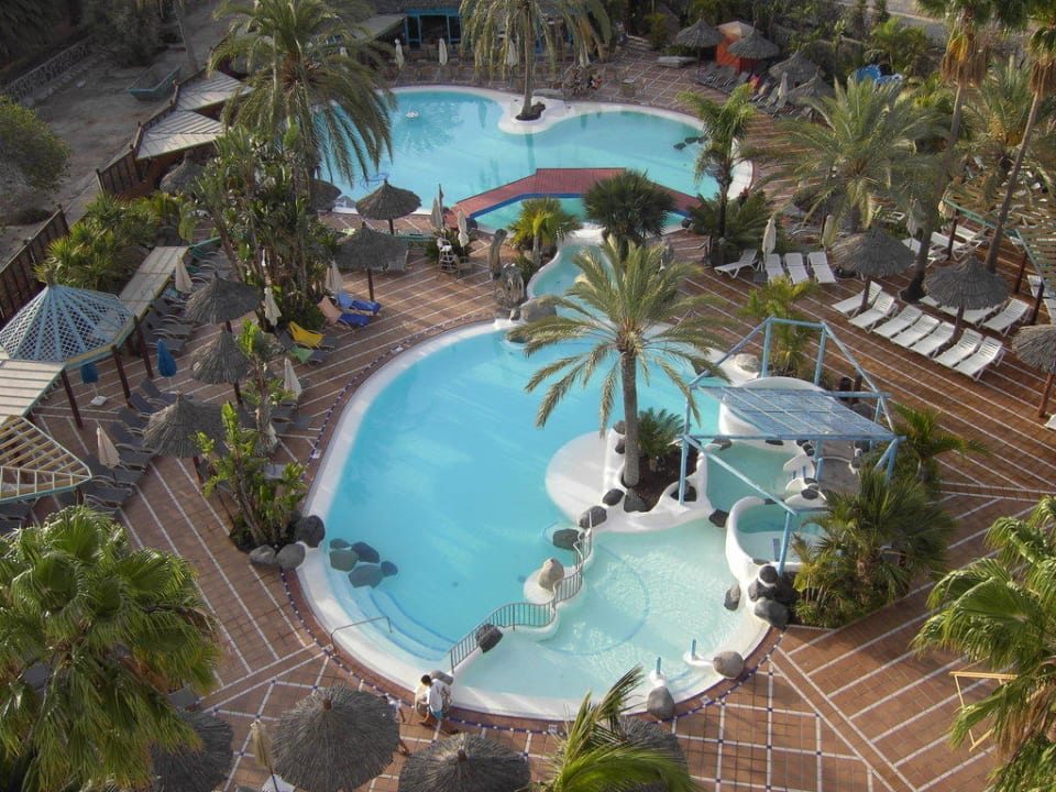 Pool von oben Corallium Beach by Lopesan Hotels - Adults only