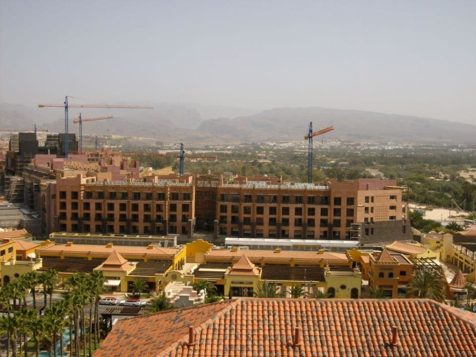 08. Mai 09 Baustelle vom Turm des Meloneras Lopesan Baobab Resort