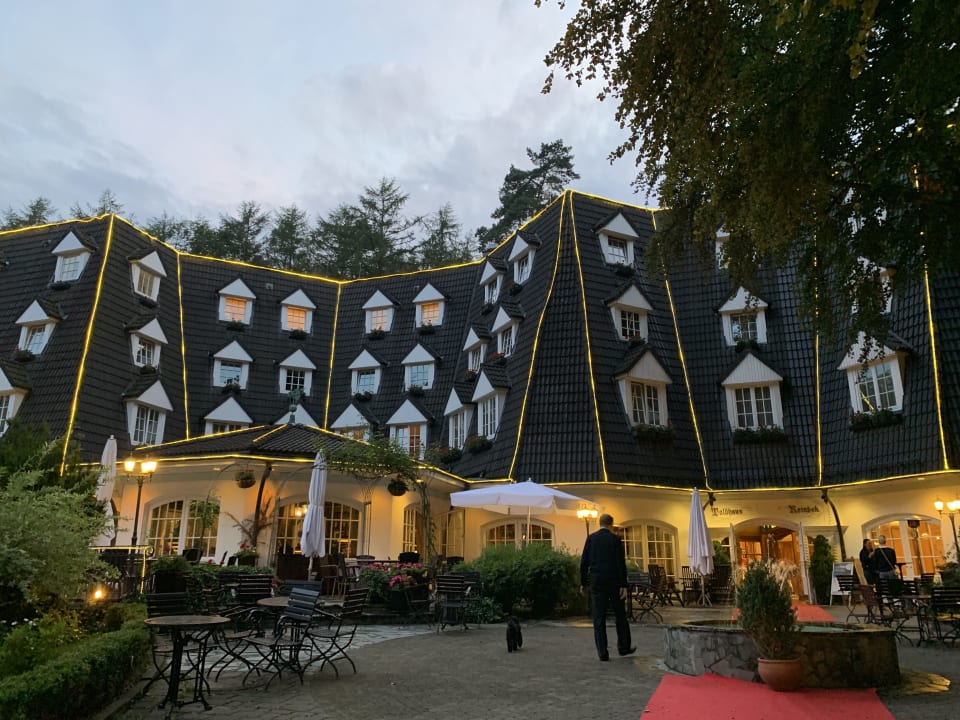 Außenansicht Hotel Waldhaus Reinbek