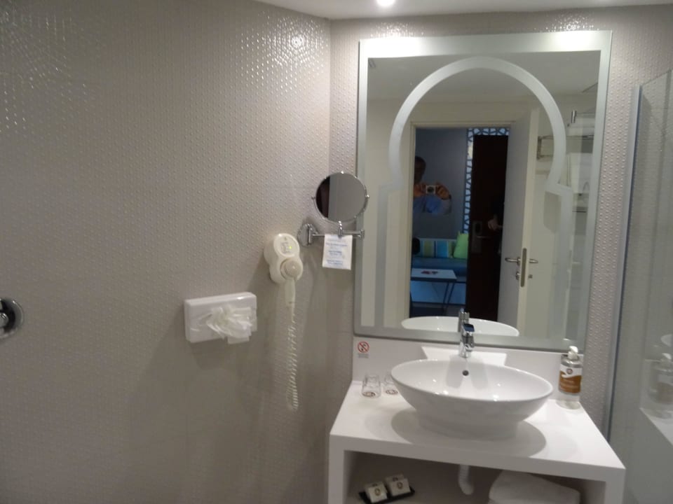 Bad db San Antonio Hotel + Spa