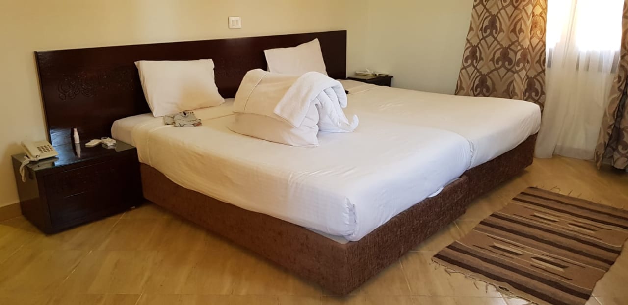 Zimmer Rohanou Beach Resort