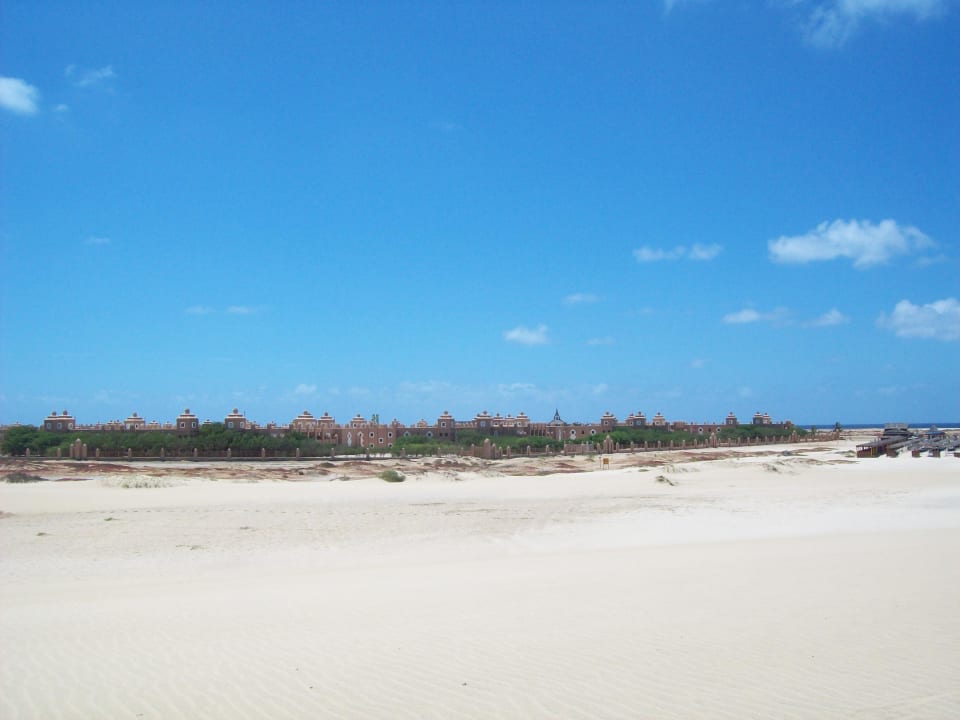 Blick vom Strand auf das Hotel Hotel Riu Funana