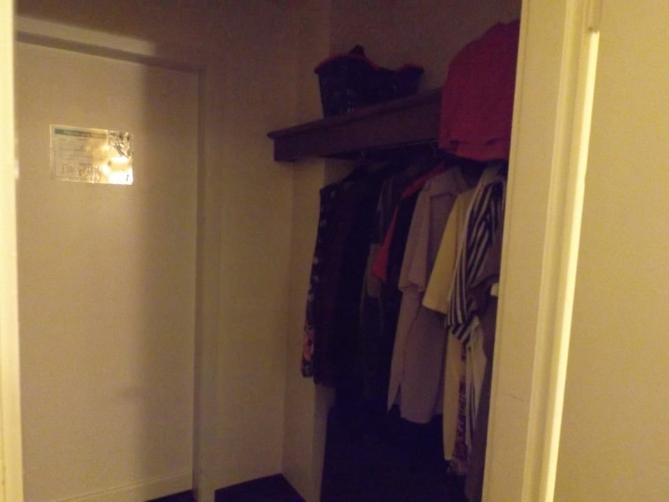 Freie Garderobe im Flur AHORN Berghotel Friedrichroda