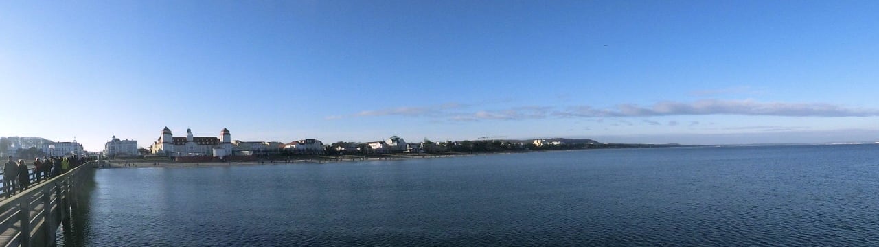 Blick von der Binzer Seebrücke Hotel AM MEER & Spa