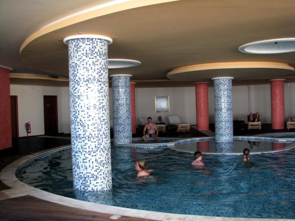Der Indoor Pool Hotel Kalithea Horizon Royal