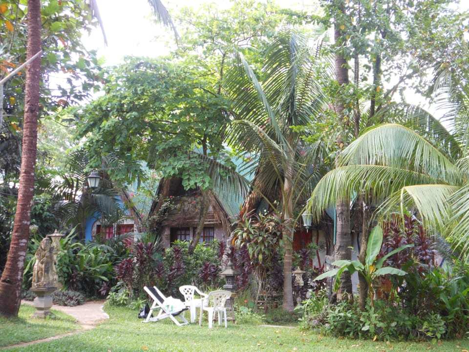 Tropische Gartenanlage KokosNuss Garden Resort