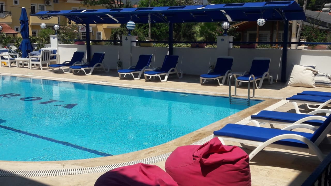 Pool Rota Hotel