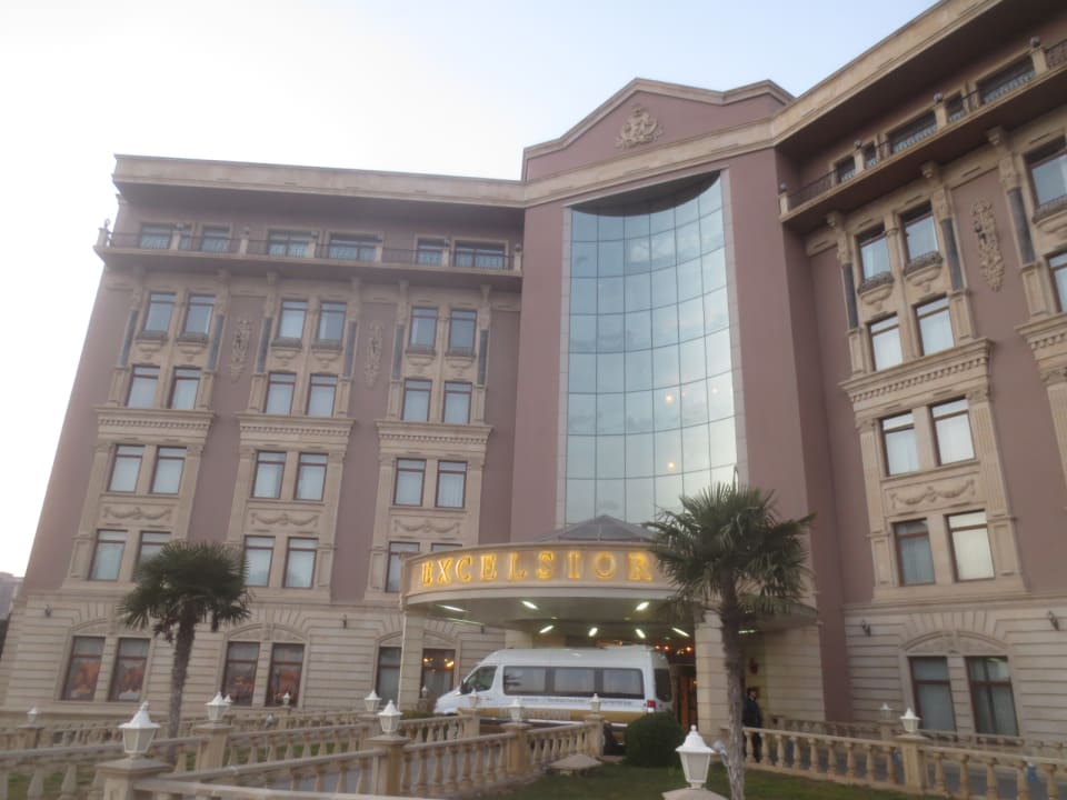 Außenansicht Hotel Excelsior Baku