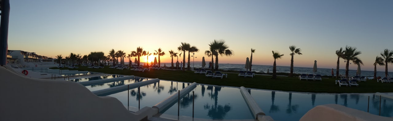 Panorama der privaten Pools Lyttos Beach Hotel