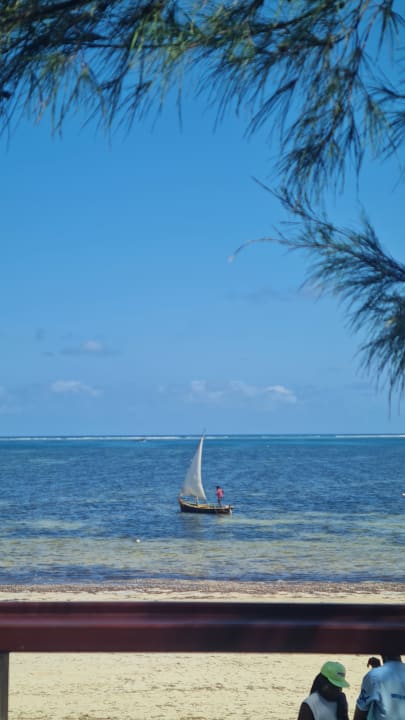 Strand Travellers Beach Hotel & Club