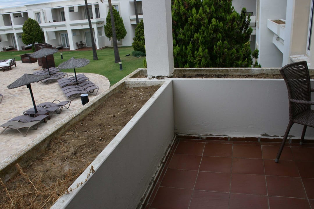 Keine Pflanzen, einfach lieblos Hotel Vincci Costa Golf