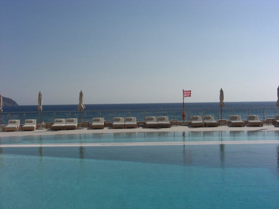 Pool und Meer Hotel Konstantinos Palace