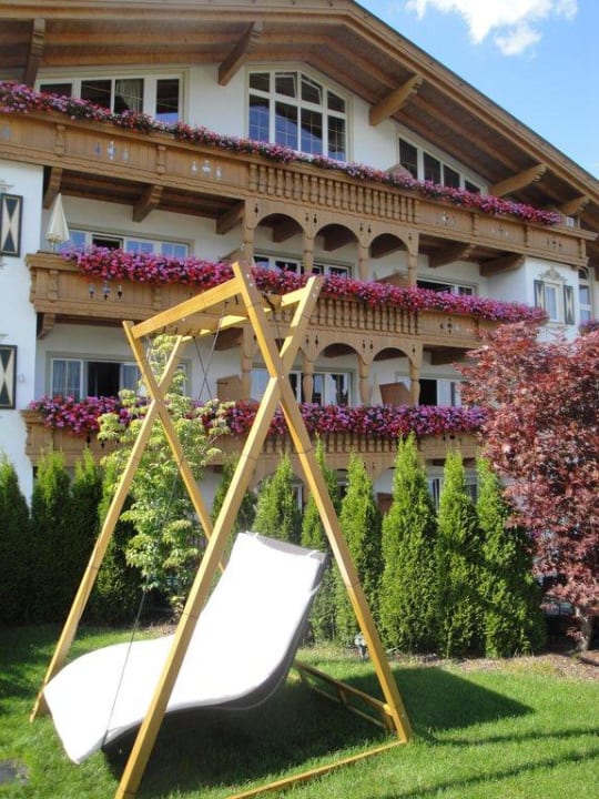 Schaukel auf der Sonnenterrasse Alpenresort Schwarz
