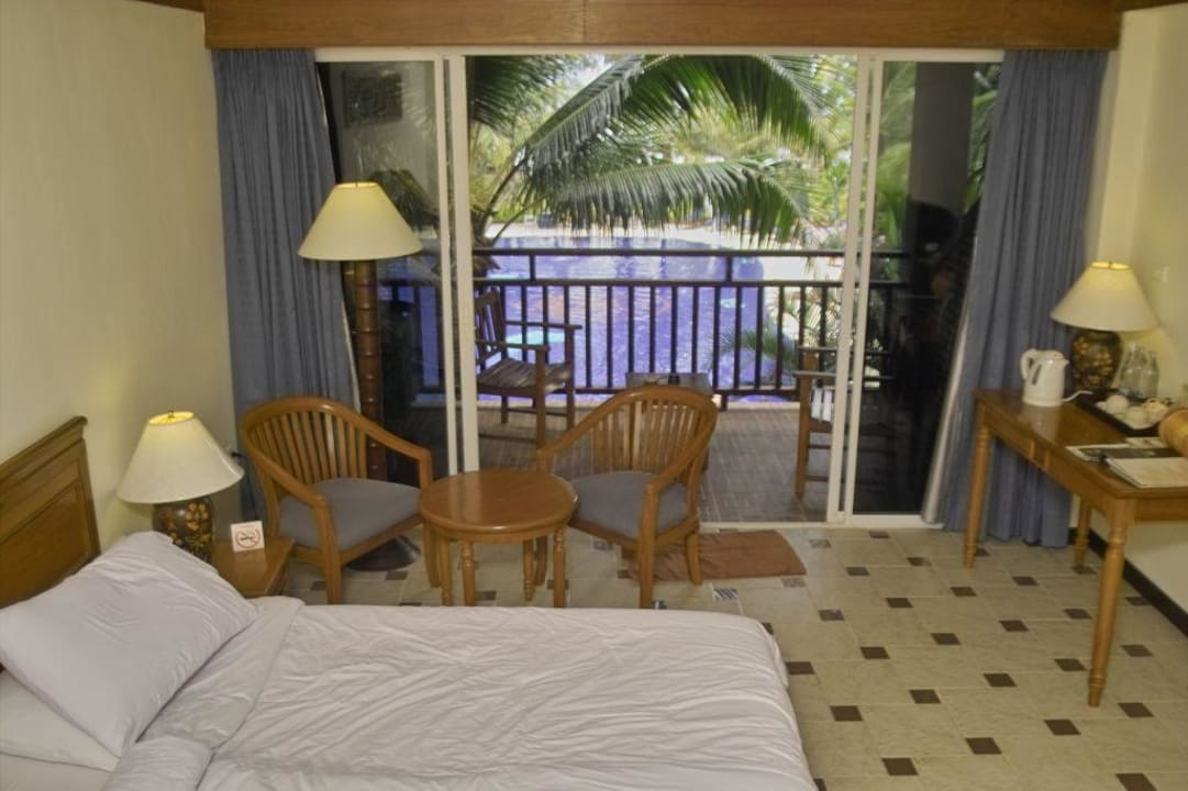 Zimmerblick auf den Pool Best Western Premier Bangtao Beach Resort & Spa