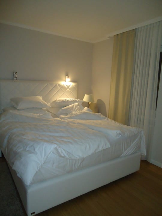 Schlafzimmer Meridien Luxury Apartments