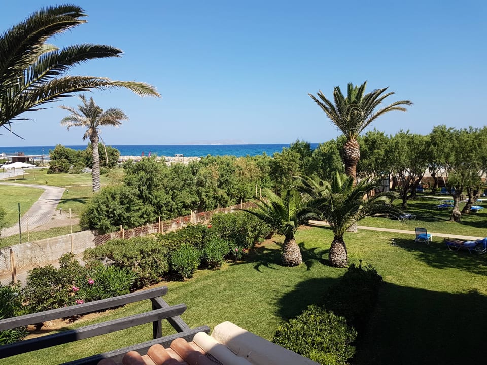 Meerblick Anissa Beach & Village