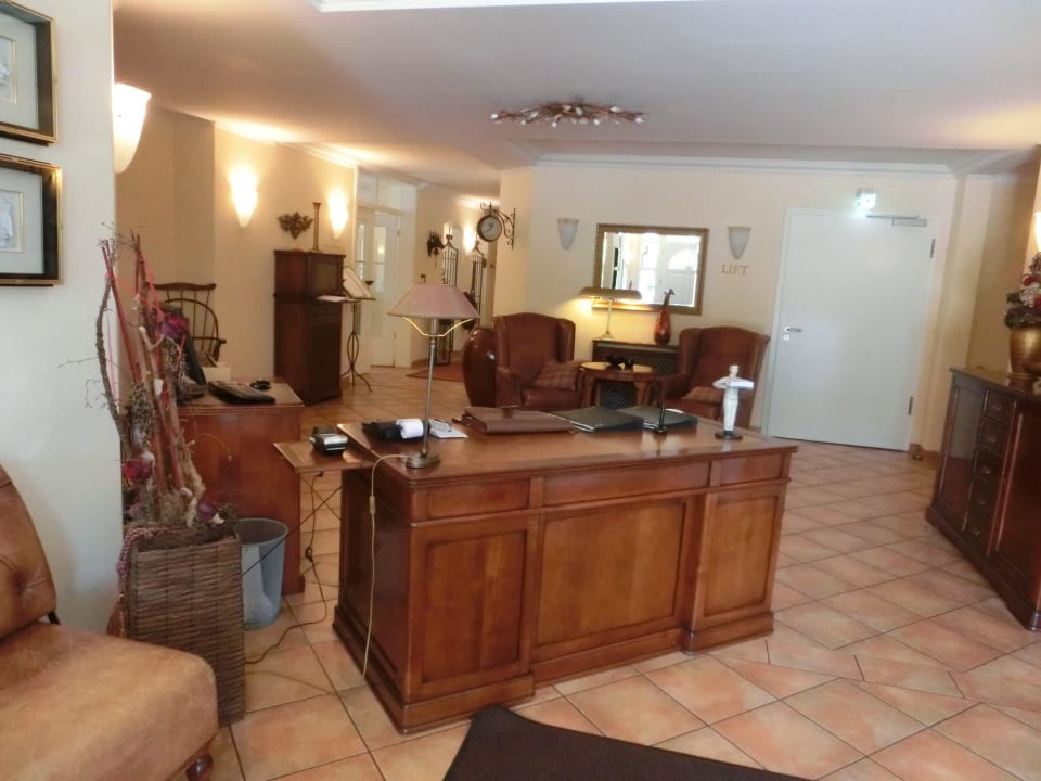 Rezeption, Empfang Hotel Ampervilla