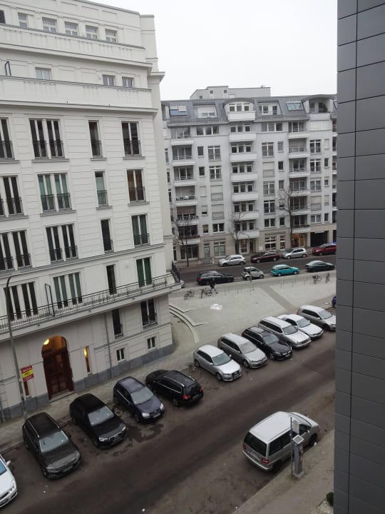 Ausblick von Zimmer 408 TITANIC Comfort Berlin Mitte