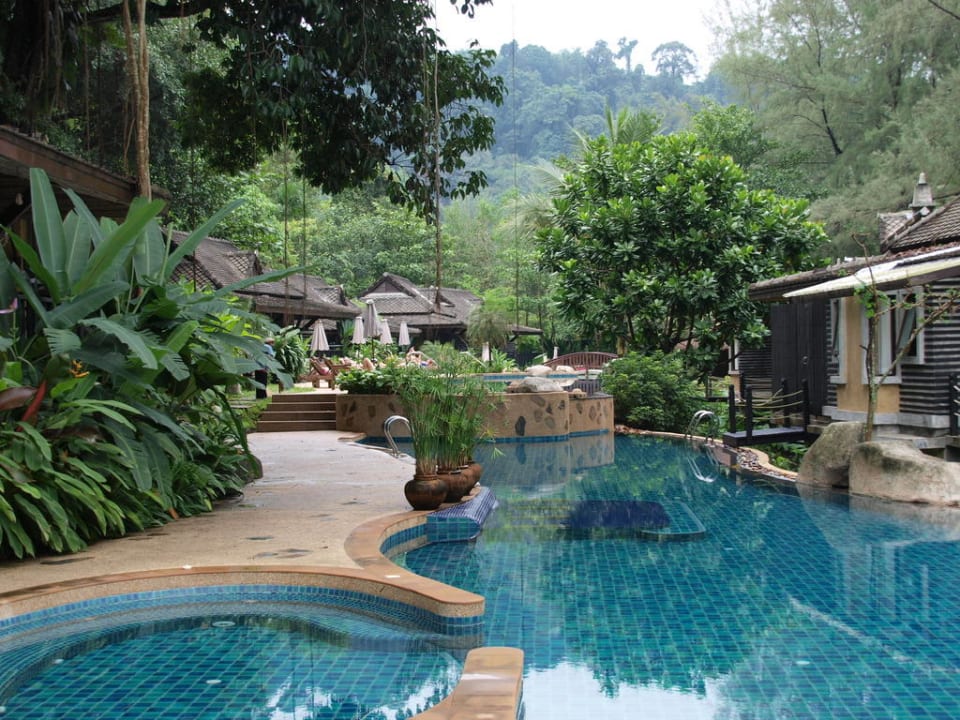 Einer der 5 Pools Moracea by Khao Lak Resort