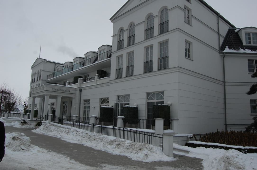 Vordere Ansicht Strandhotel Zingst