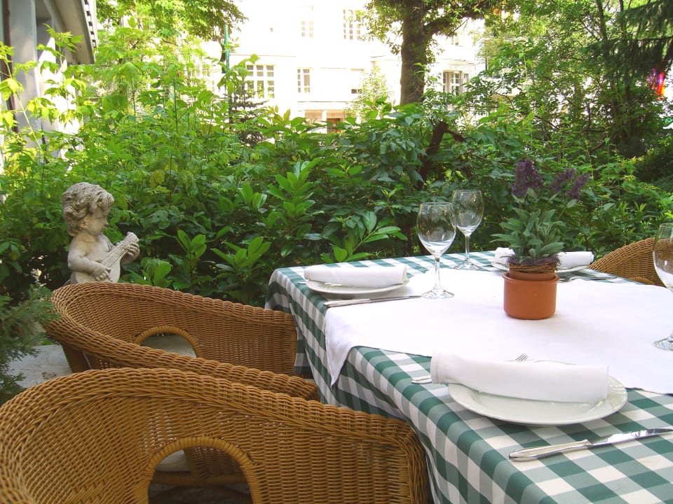 Gastro Bernstein Villa Kastania