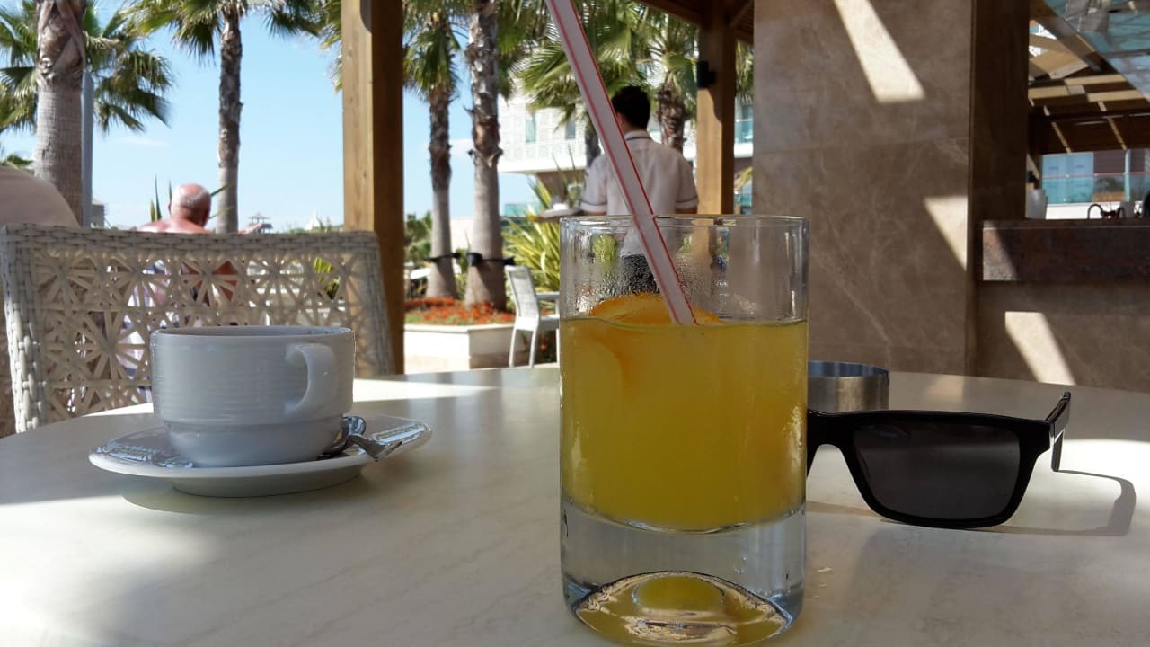 Poolbar - etwas Abkühlung tut gut. Sentido Trendy Verbena Beach