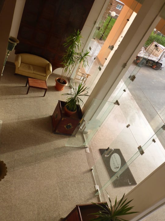 Flur Beach Albatros Resort