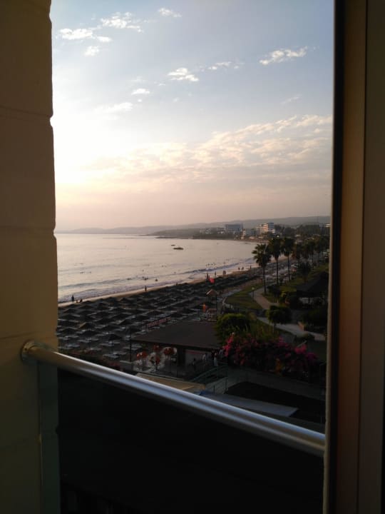 Blick nach Rechts Venessa Beach Hotel