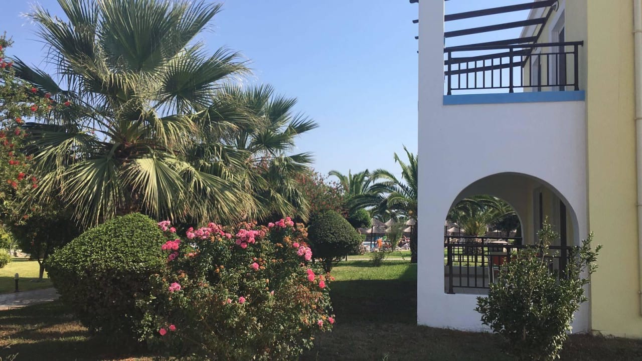 Gartenanlage am Apartment  Corali Hotel